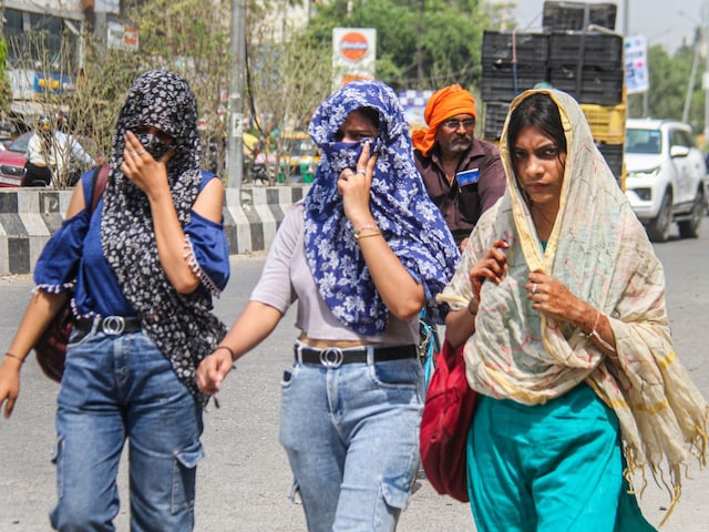 दिल्ली, UP, बिहार... सब गर्मी से बेहाल, आखिर कब मिलेगी राहत? IMD ने बताई डेट दिल्ली, UP, बिहार... सब गर्मी से बेहाल, आखिर कब मिलेगी राहत? IMD ने बताई डेट