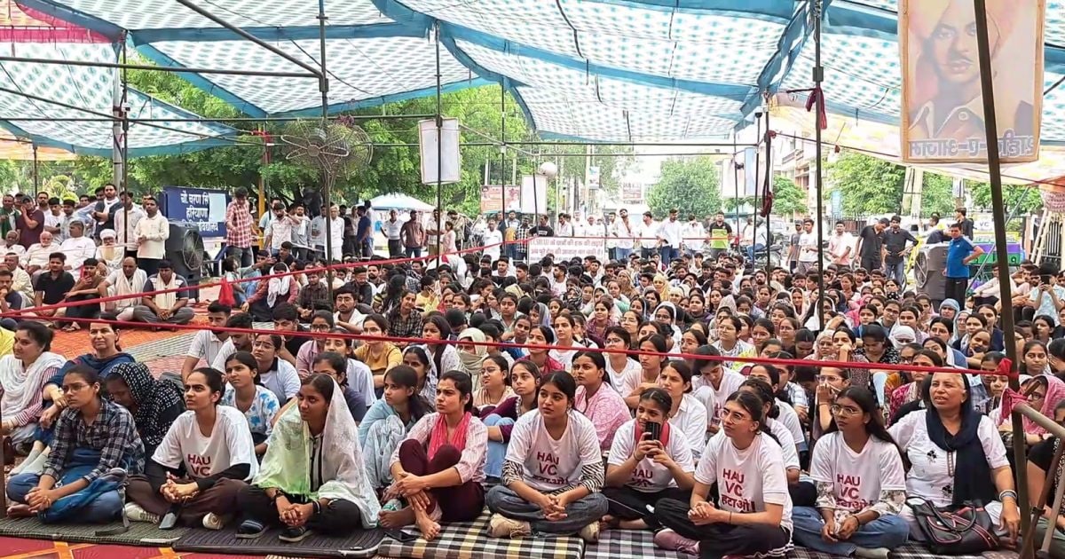 हरियाणा सरकार को छात्रों का अल्टीमेटम, चौधरी चरण सिंह यूनिवर्सिटी के आसपास 163 लागू, महापंचायत में भरी हुंकार