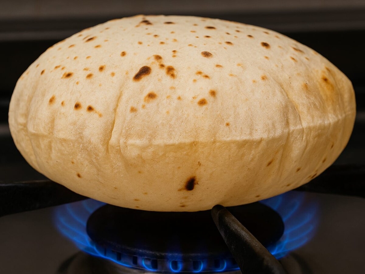 Soft roti tips, how to make soft roti, puffed bread, soft bread making, how to make bread soft, roti puffing tricks, chapati soft banane ka tarika