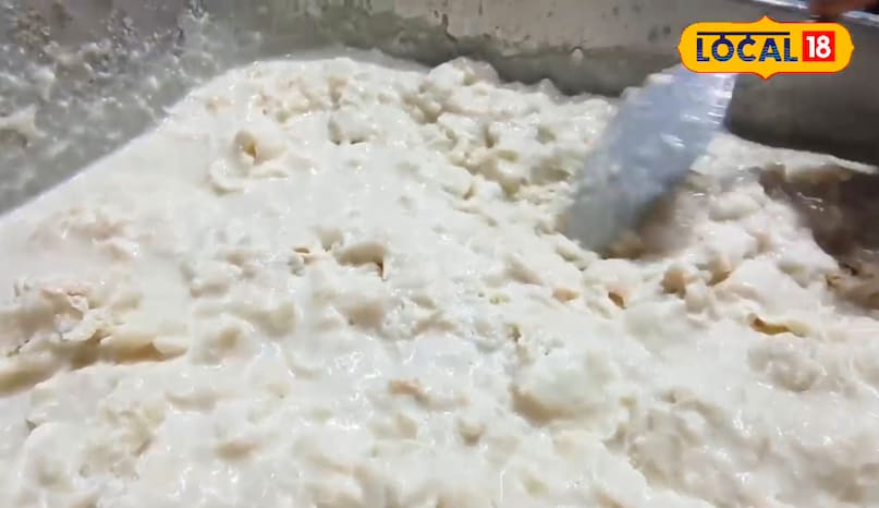 Famous rabri: फर्रुखाबाद की रबड़ी ने जीते लोगों के दिल, 50 सालों से स्वाद बरकरार Famous rabri: फर्रुखाबाद की रबड़ी ने जीते लोगों के दिल, 50 सालों से स्वाद बरकरार