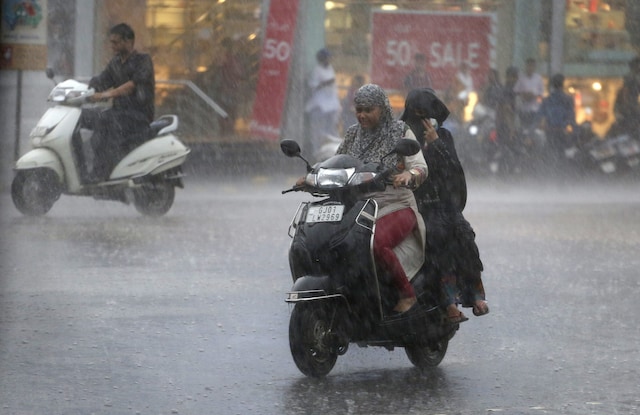  दिल्ली-मुंबई में तेज बारिश का अलर्ट, बिहार-झारखंड में आफत