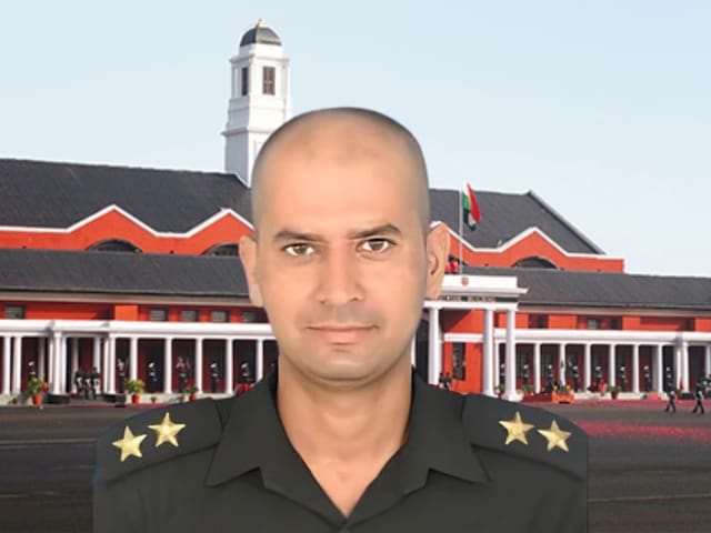 बचपन का सपना, पिता का वादा, सिपाही से बने Army Officer बचपन का सपना, पिता का वादा, सिपाही से बने Army Officer