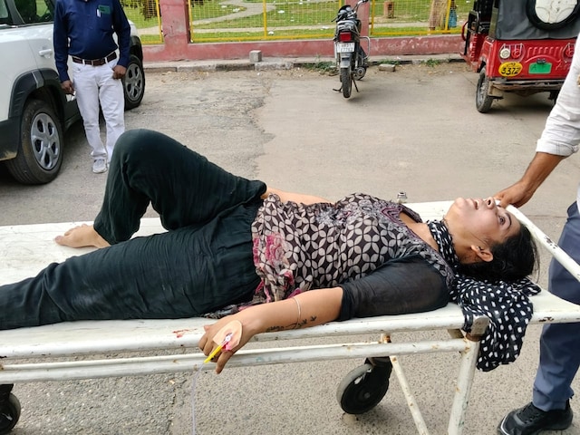 बहनोई ने भाभी की छोटी बहन को गोली मार दी, ने कहा- या तो आप मेरा या चुंबन होंगे बहनोई ने भाभी की छोटी बहन को गोली मार दी, ने कहा- या तो आप मेरा या चुंबन होंगे