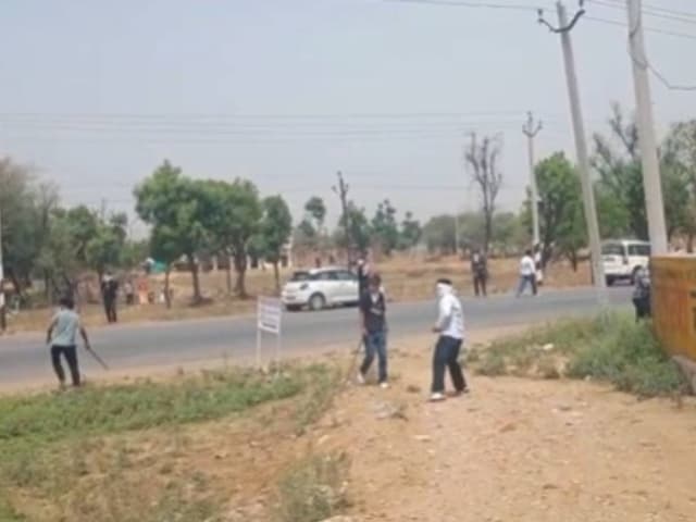 जयपुर में जमीनी विवाद में खूनी संघर्ष, 2 पक्षों में बहुत सारे पत्थर की परत थी