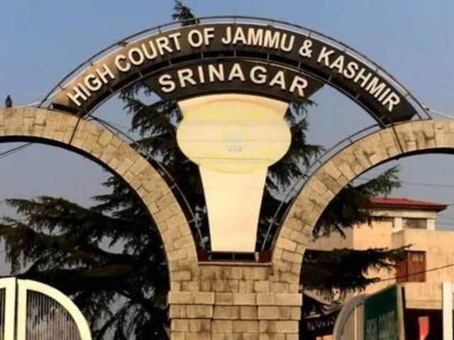 हाईकोर्ट ने दिया पहलगाम हमले के बाद पाक भेजी गई महिला को वापस लाने का आदेश हाईकोर्ट ने दिया पहलगाम हमले के बाद पाक भेजी गई महिला को वापस लाने का आदेश