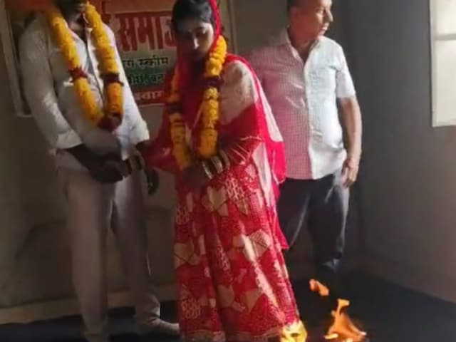 आपकी कटिंग हो गई है ... 'सोनम' के बाद, अब दुल्हन ने जोधपुर में एक नया घोटाला किया ... आपकी कटिंग हो गई है ... 'सोनम' के बाद, अब दुल्हन ने जोधपुर में एक नया घोटाला किया ...