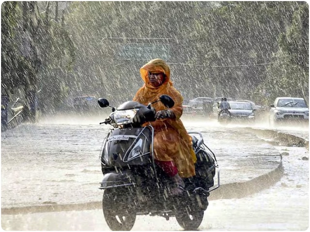 केरल में बारिश ने मचाई तबाही, नदियां उफान पर, स्कूल बंद, 5 जिलों में रेड अलर्ट केरल में बारिश ने मचाई तबाही, नदियां उफान पर, स्कूल बंद, 5 जिलों में रेड अलर्ट