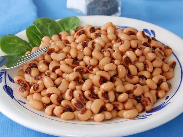 This white lentils will make the body steely, the vein will fill the wrestler This white lentils will make the body steely, the vein will fill the wrestler