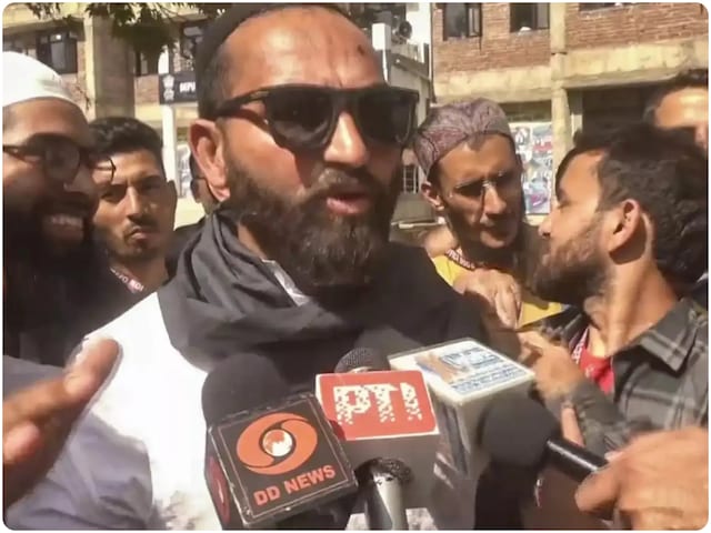 CM उमर अब्दुल्ला को 'हल्का' झटका, AAP के इकलौते MLA ने खींचा हाथ CM उमर अब्दुल्ला को 'हल्का' झटका, AAP के इकलौते MLA ने खींचा हाथ