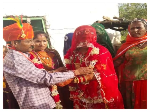 7 राउंड के कुछ घंटे बाद ही ... दूल्हे की एक सड़क दुर्घटना में मृत्यु हो जाती है, आईसीयू में दुल्हन!