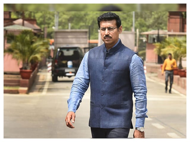 आपकी राजनीति की तरह कोई सड़क नहीं टूटी ... टूटी हुई सड़कों पर मंत्री रथोर का बयान वायरल