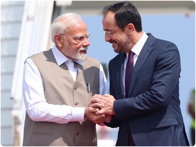 50% डिजिटल पेमेंट, 100 बिलियन डॉलर इन्वेस्टमेंट.. PM मोदी ने बताई भारत की ताकत 50% डिजिटल पेमेंट, 100 बिलियन डॉलर इन्वेस्टमेंट.. PM मोदी ने बताई भारत की ताकत