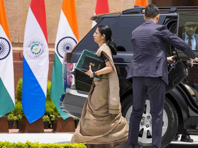 जिनके इशारे पर PMO से लेकर ब्यूरोक्रेसी तक में मचती है हलचल, कौन हैं ये महिला?
