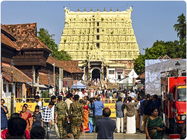 केरल के पद्मनाभस्वामी मंदिर में 270 सालों के बाद हुआ दुर्लभ 'महाकुंभाभिषेकम'