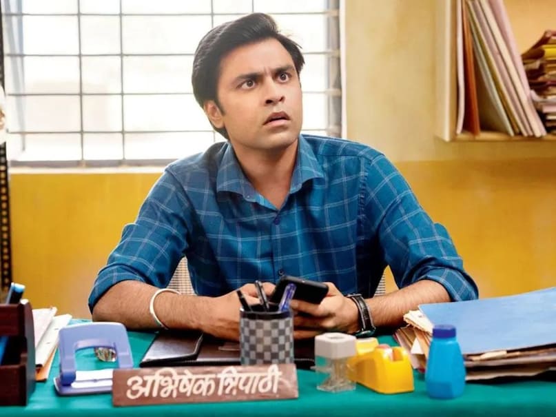 Panchayat Season 4 Cast Fees, Panchayat Season 4, Jitendra Kumar, Neena Gupta, Raghubir Yadav, Faisal Malik, Chandan Roy, Sanvikaa, Durgesh Kumar, Sunita Rajwar, पंचायत 4, पंचायत 4 कास्ट फीस, जितेंद्र कुमार, नीना गुप्ता, रघुबीर Yadav, Faisal Malik, Chandan Roy, Shanwika, Durgesh Kumar, Sunita Rajwar
