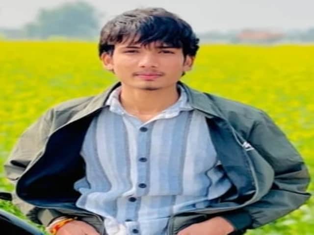 12वीं के छात्र कन्हैया की हत्या, मौत से पहले जिम संचालक को किया था फोन 12वीं के छात्र कन्हैया की हत्या, मौत से पहले जिम संचालक को किया था फोन