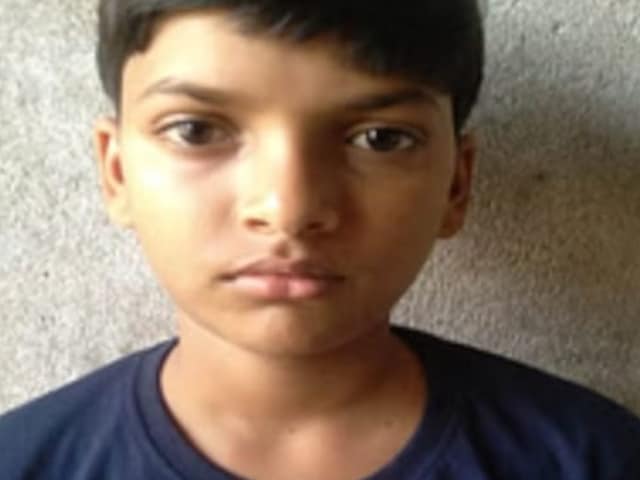 हॉस्टल से घर आया बेटा, बंद कमरे में करता था ये काम, एक दिन मां ने देख लिया, फिर लगा दी डांट