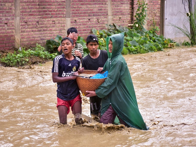 नॉर्थ ईस्ट में 31, कर्नाटक में 71 मौत... 10 प्वाइंट में बारिश-बाढ़ से तबाही नॉर्थ ईस्ट में 31, कर्नाटक में 71 मौत... 10 प्वाइंट में बारिश-बाढ़ से तबाही