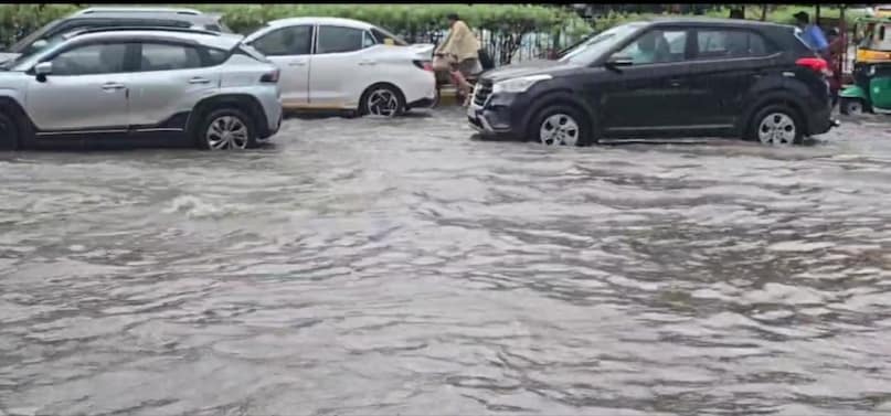 JHAJJHAM RAINS ने जयपुर में आपदा पैदा की, सड़कों पर भारी जलभराव जीवन को परेशान किया 7 Raj1 2025 06 605fa3f6e98372ee3ec983405f15073b