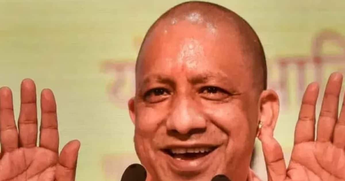 UP News: इन लाखों कर्मचारियों को CM योगी आदित्यनाथ ने दिया तोहफा, अब महीने की 5 तारीख को मिलेगा वेतन, मनमानी पर भी रोक