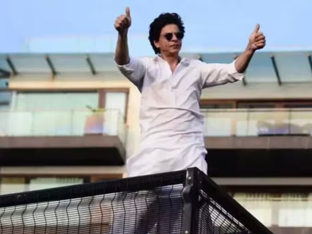 Maharashtra minister supported Shahrukh Khan on a vow renovation dispute