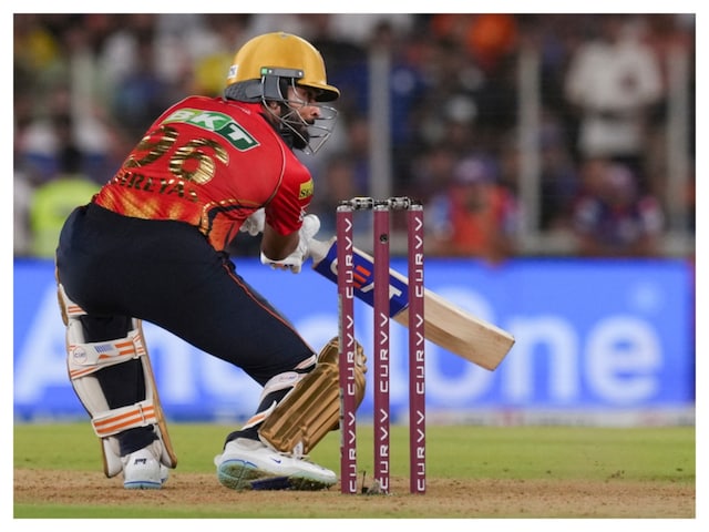 AB, who was staring at Shreyas's shot at Bumrah's Yorker, wickets if I was ... AB, who was staring at Shreyas's shot at Bumrah's Yorker, wickets if I was ...