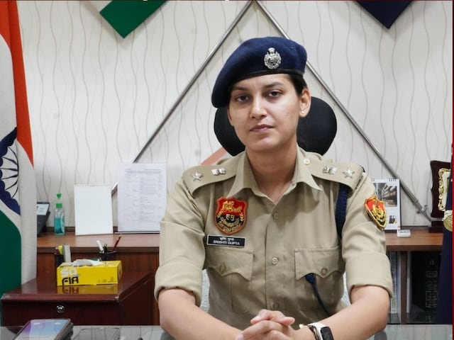 स्कूल में स्वर्ण पदक विजेता, सिविल इंजीनियरिंग में B.Tech, अब IPS अधिकारी हैं