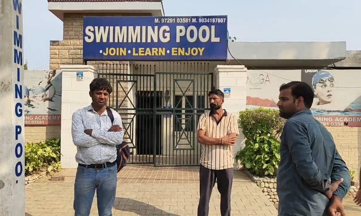 स्विमिंग पूल की टाइमिंग को लेकर भिड़ंत नामी प्राइवेट स्कूल में मैनेजर की मौत