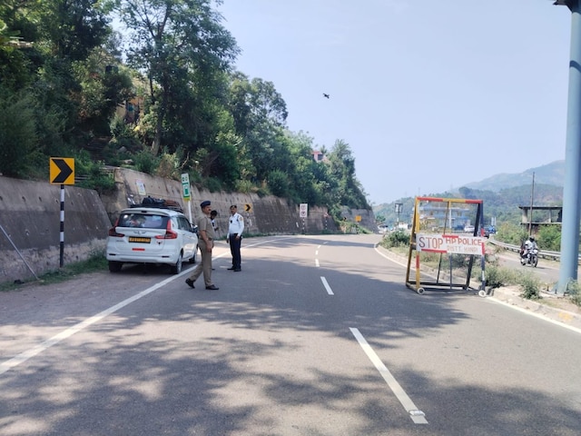 हिमाचल घूमने आ रहे दिल्ल-पंजाब-हरियाणा के सैलानी हो जाएं खबरदार, भूलकर भी ना.. हिमाचल घूमने आ रहे दिल्ल-पंजाब-हरियाणा के सैलानी हो जाएं खबरदार, भूलकर भी ना..