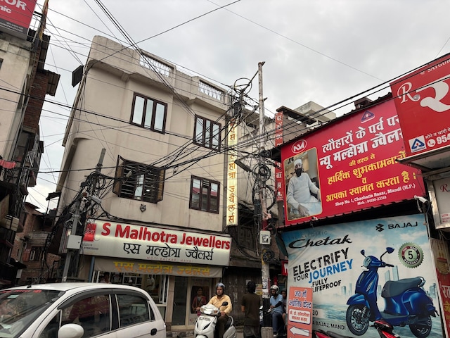 केबल ऑपरेटर की दर्दनाक मौत, पोल से झटके से नीचे गिरा, VIDEO आया सामने