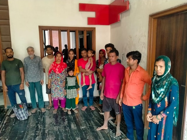 आधार कार्ड बनाए गए हैं .. किसी को कानों की जानकारी नहीं दी गई है, 16 बांग्लादेशी डेढ़ साल के लिए पकड़े गए हैं