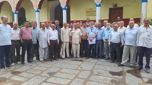 आधे महीने से ऊपर बीता, HRTC के पेंशनर्स को नहीं मिली पेंशन, CM के वादा झूठा! आधे महीने से ऊपर बीता, HRTC के पेंशनर्स को नहीं मिली पेंशन, CM के वादा झूठा!