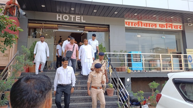 भक्ति के नाम पर सालों बनाया लोगों को मूर्ख, 11  साल बाद यूं हुआ मिलन