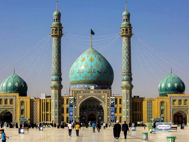 Israel Strikes Iran Updates Iran Raised Red Flag on Jamkaran Mosque