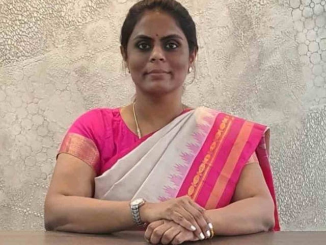 छात्रों से क्‍या बोल गई IAS वर्षिनी? SC/ST कमिशन ने दिया एक्‍शन लेने का आदेश
