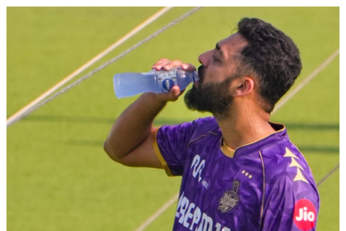 आखिरी 2 गेंद पर चाहिए थे 7 रन, वरुण चक्रवर्ती ने छक्का-चौका जड़कर दिला दी जीत