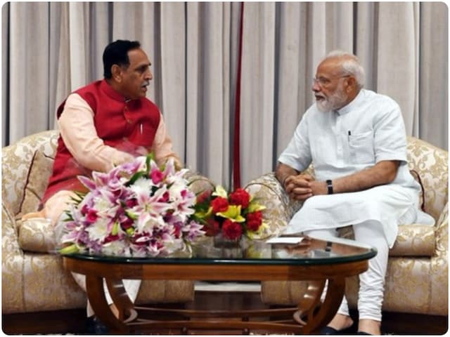 कोई दर्जी अपनी शादी के लिए.. रूपाणी का पुराना किस्सा वायरल, PM मोदी से कनेक्शन कोई दर्जी अपनी शादी के लिए.. रूपाणी का पुराना किस्सा वायरल, PM मोदी से कनेक्शन