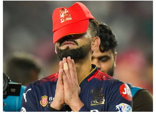 कोहली को ऐसा क्या ज्ञान दिया कि वे तुरंत आउट हो गए... डीके को किसने मारा ताना कोहली को ऐसा क्या ज्ञान दिया कि वे तुरंत आउट हो गए... डीके को किसने मारा ताना