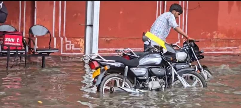 JHAJJHAM RAINS ने जयपुर में आपदा पैदा की, सड़कों पर भारी जलभराव जीवन को परेशान किया 1 WhatsApp Image 2025 06 20 at 16.13.15 1 2025 06 d8b064ef7e813fcbc5da0e537f833532