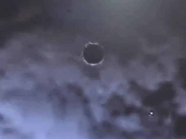 एलियन इंसानों की कर रहे जासूसी? ना आवाज, ना इंजन फिर भी हवा में दिखा UFO, वैज्ञानिक भी हैरान - News18 हिंदी