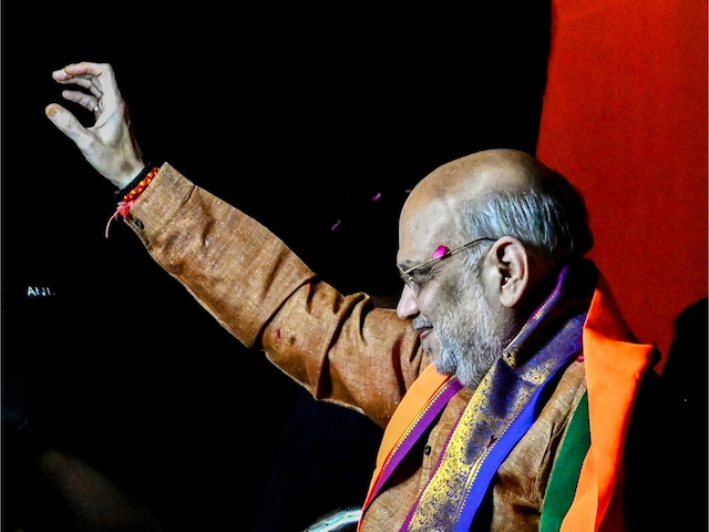 गृह मंत्री अमित शाह आज पश्चिम बंगाल में, इधर दिल्ली में बुलडोजर एक्शन गृह मंत्री अमित शाह आज पश्चिम बंगाल में, इधर दिल्ली में बुलडोजर एक्शन
