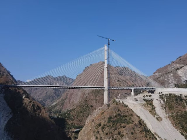 चिनाब के अलावा इस रूट पर यह ब्रिज भी है अनूठा चिनाब के अलावा इस रूट पर यह ब्रिज भी है अनूठा