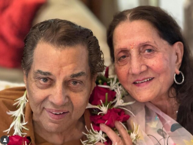 बॉबी देओल की एक फोटो ने खोला पुराना राज – धर्मेंद्र की एनिवर्सरी Photo वायरल