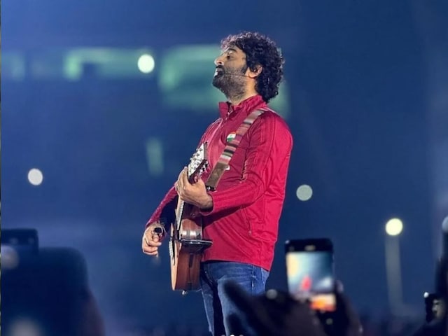 The most famous singer, takes 18 crores of 2 hours, feeds food for 40 rupees The most famous singer, takes 18 crores of 2 hours, feeds food for 40 rupees