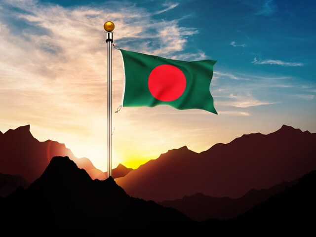 पाकिस्‍तान के बाद अब बांग्‍लादेश को मोटा कर्ज, पड़ोस में आखिर चल क्‍या रहा