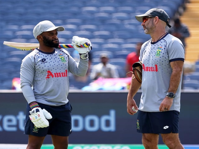 NZ ने इस वजह से बदला अपना कोच, साउथ अफ्रीका वाले दिग्गज को काम पर लगाया NZ ने इस वजह से बदला अपना कोच, साउथ अफ्रीका वाले दिग्गज को काम पर लगाया