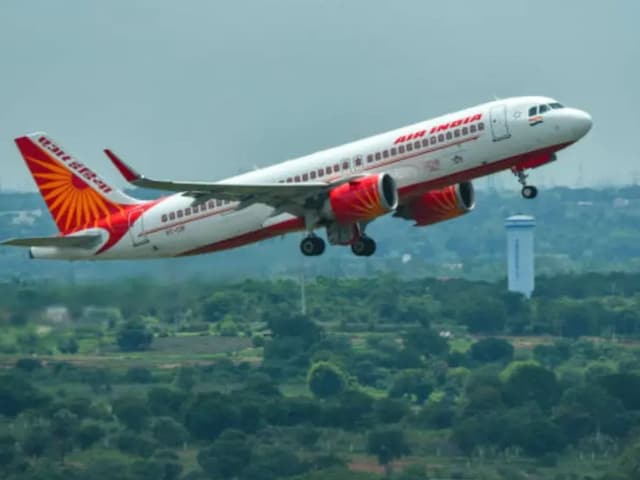 एयर इंडिया के टिकट खरीदे, विमान में शराब पीना, एयर होस्टेस को बुलाया और छुआ! एयर इंडिया के टिकट खरीदे, विमान में शराब पीना, एयर होस्टेस को बुलाया और छुआ!