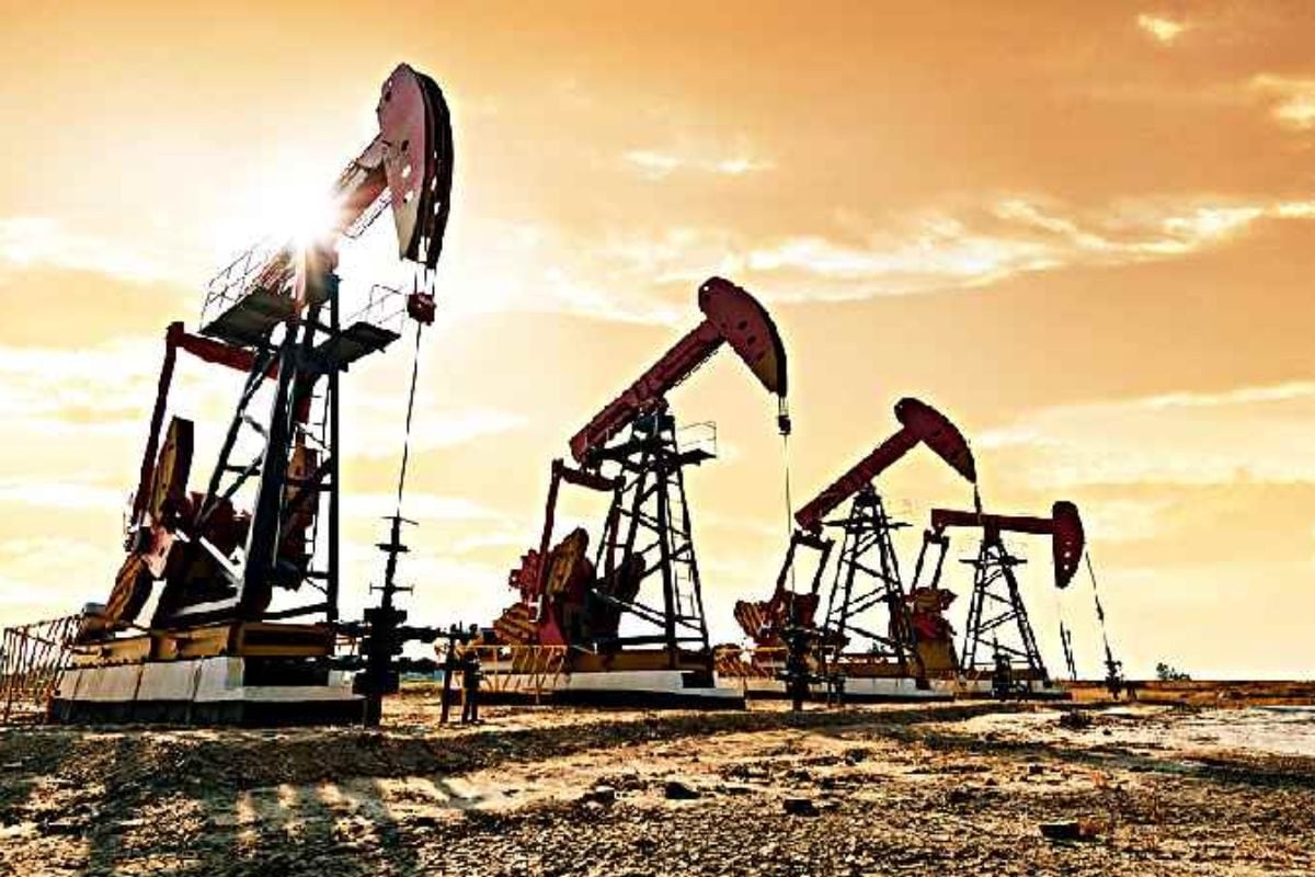 डेढ़ साल में आधी रह जाएगी कच्‍चे तेल की कीमत पेट्रोल-डीजल के भी गिरेंगे दाम!