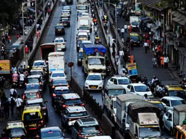 दिल्ली में पुराने वाहनों पर फिलहाल रोक नहीं, SC से राहत; चार हफ्ते बाद सुनवाई