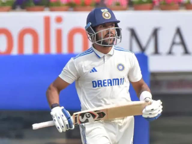 भारतीय विकेटकीपर ने इंग्लैंड में जड़ा लगातार तीसरा अर्धशतक, टेंशन में पंत भारतीय विकेटकीपर ने इंग्लैंड में जड़ा लगातार तीसरा अर्धशतक, टेंशन में पंत